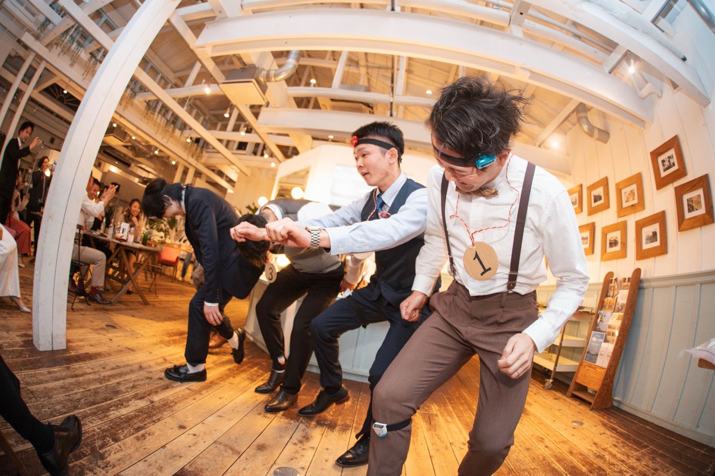 美容室ならではのゲームで、会場は大盛り上がり。